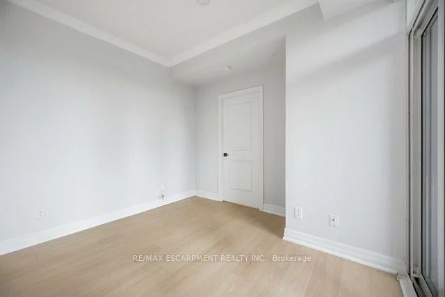 58, MARINE PARADE, Mimico, Toronto