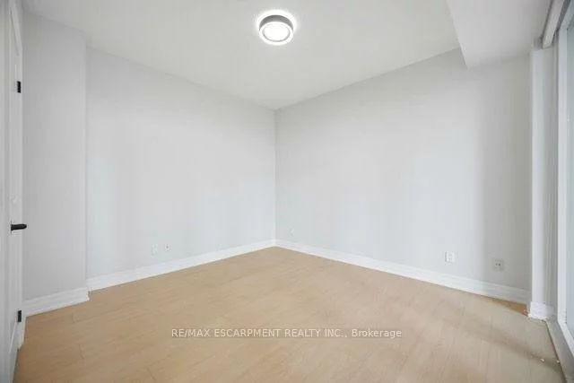 58, MARINE PARADE, Mimico, Toronto
