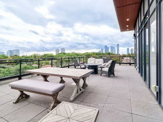 1, Neighbourhood, Stonegate-Queensway, Toronto