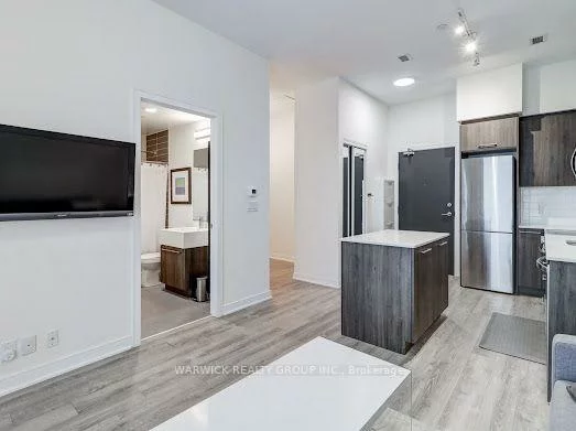 1, Neighbourhood, Stonegate-Queensway, Toronto