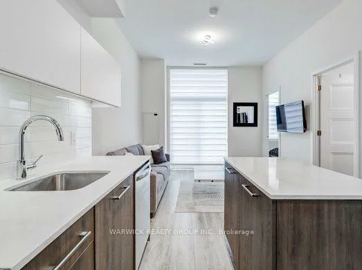1, Neighbourhood, Stonegate-Queensway, Toronto