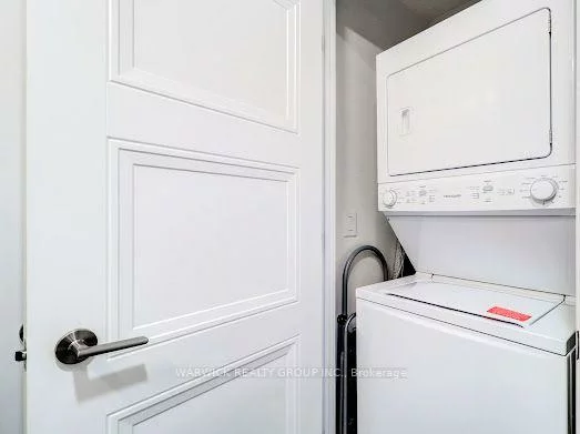 1, Neighbourhood, Stonegate-Queensway, Toronto