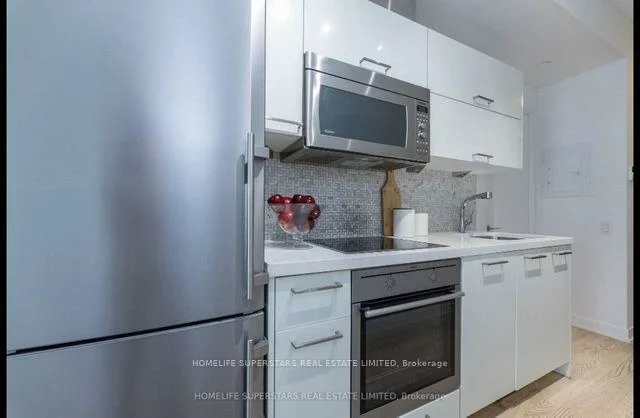 90, Park Lawn, Mimico, Toronto