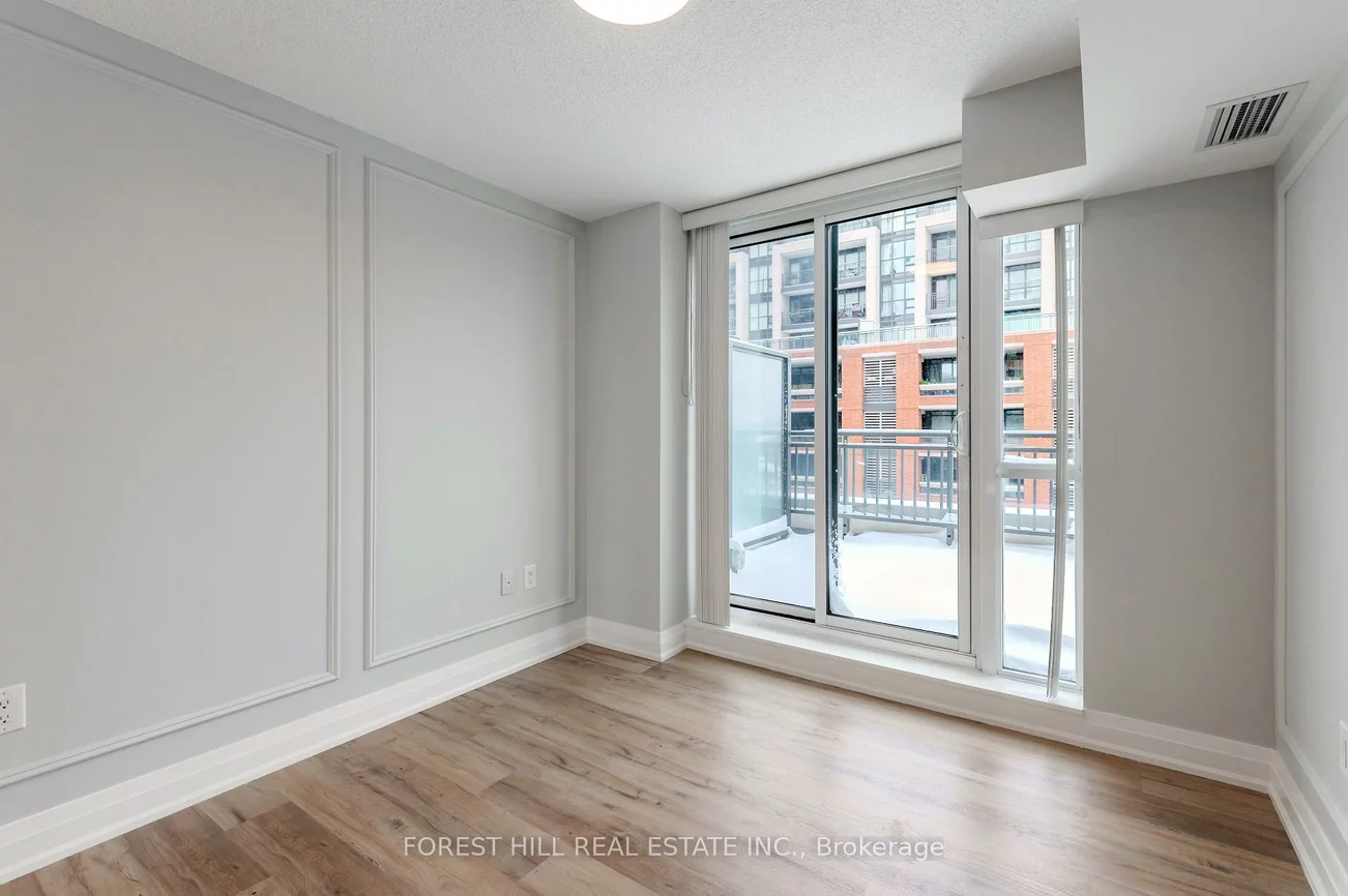 830, Lawrence, Yorkdale-Glen Park, Toronto