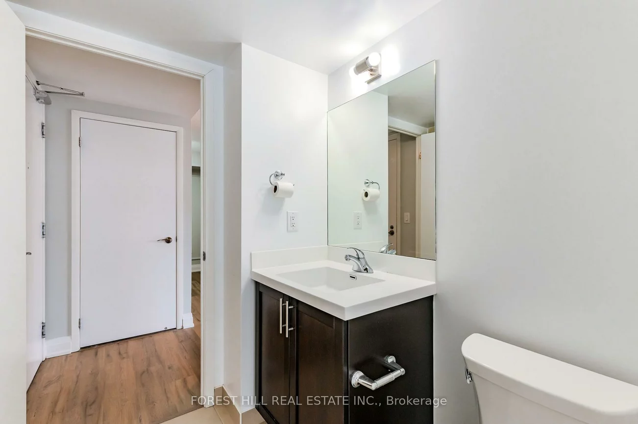 830, Lawrence, Yorkdale-Glen Park, Toronto