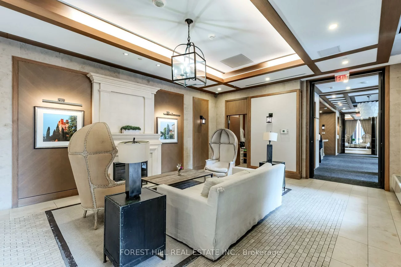 830, Lawrence, Yorkdale-Glen Park, Toronto