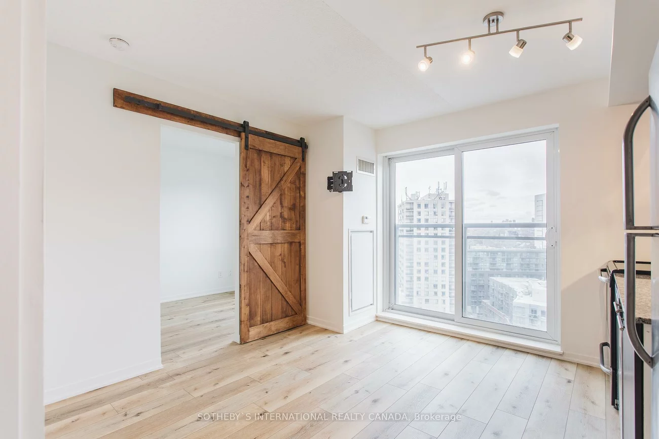38, Joe Shuster, Niagara, Toronto