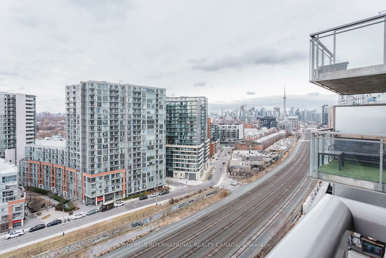 38, Joe Shuster, Niagara, Toronto
