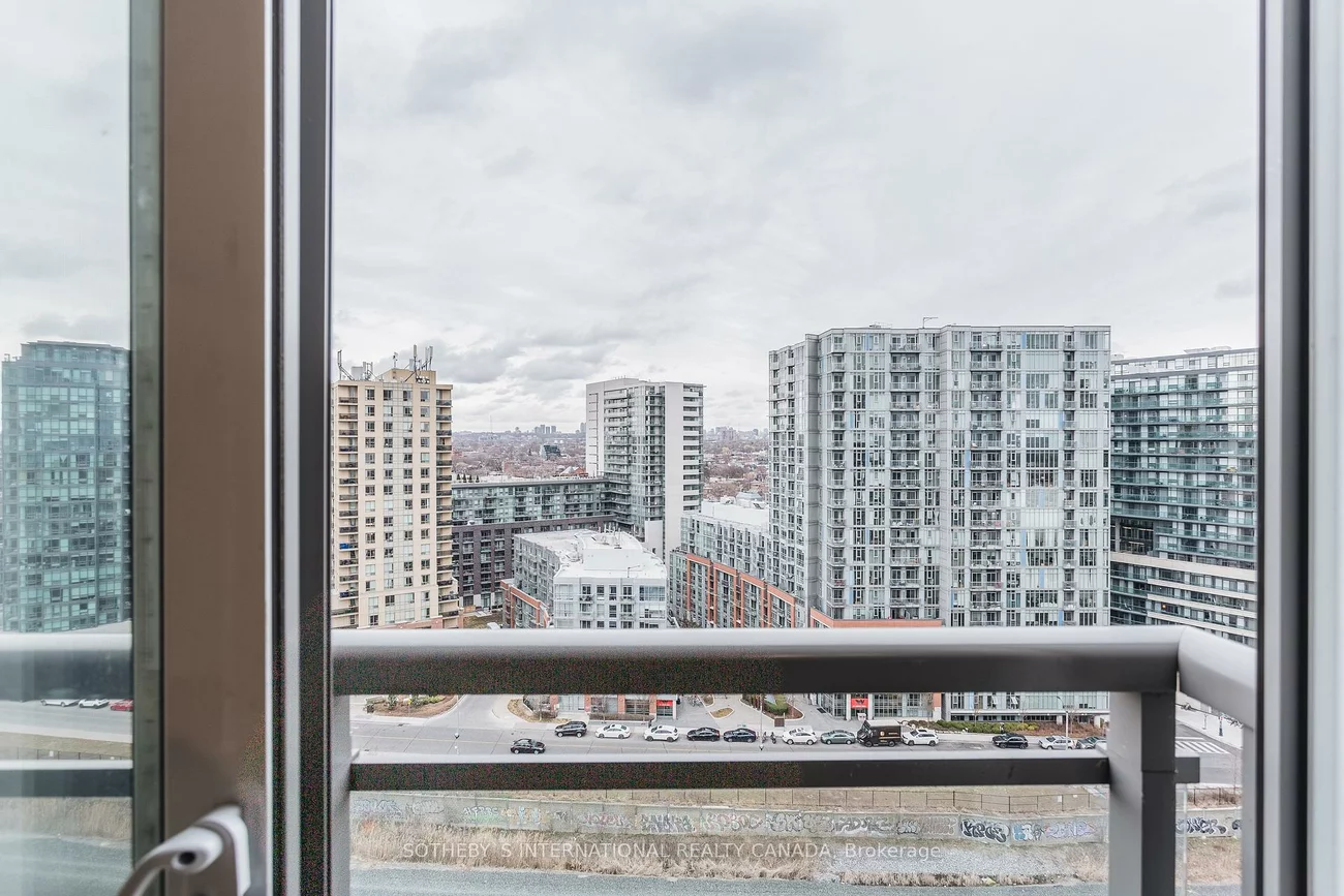38, Joe Shuster, Niagara, Toronto