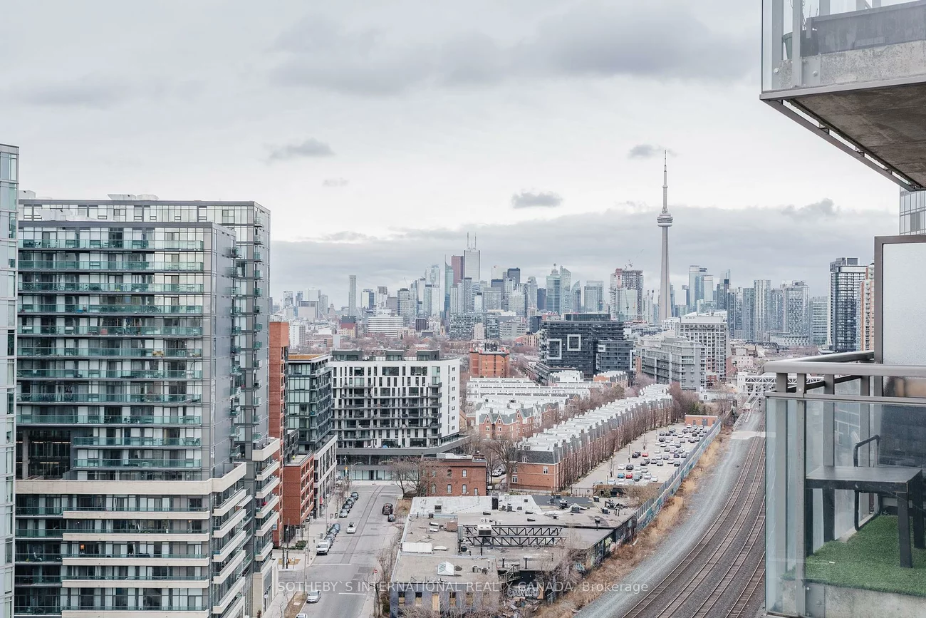 38, Joe Shuster, Niagara, Toronto