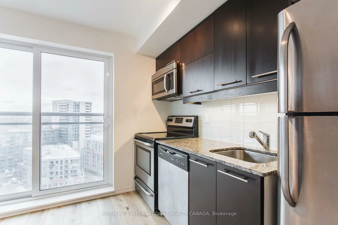 38, Joe Shuster, Niagara, Toronto