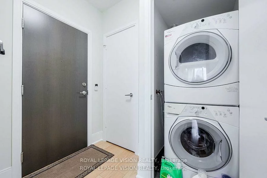 181, Wynford, Banbury-Don Mills, Toronto
