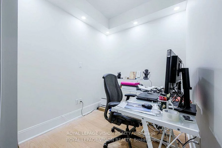 181, Wynford, Banbury-Don Mills, Toronto