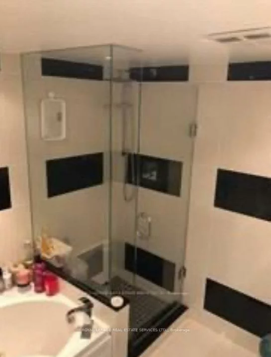 717, Bay, Bay Street Corridor, Toronto