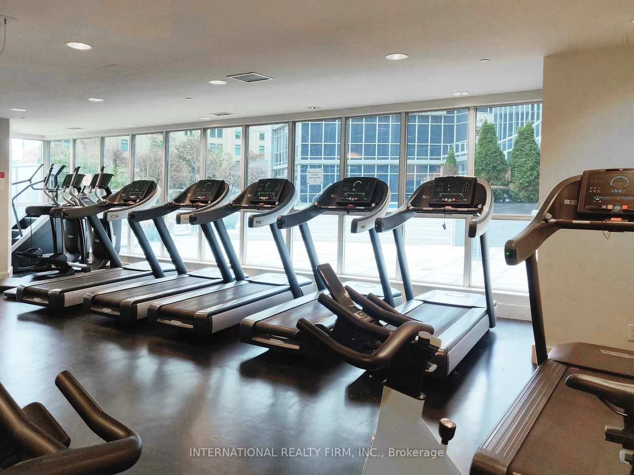 208, Queens, Waterfront Communities C1, Toronto