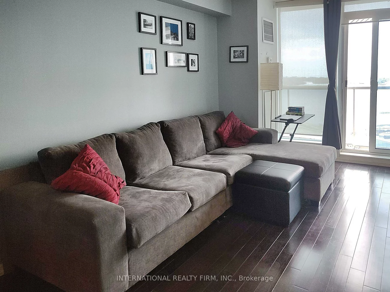 208, Queens, Waterfront Communities C1, Toronto