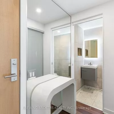 Condo Apartment, For Sale 629, King St W, Waterfront Communities C1, Toronto