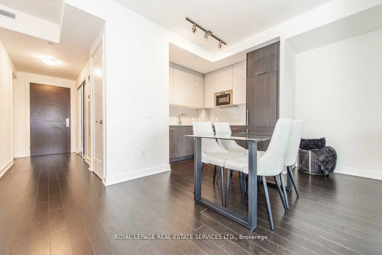 330, Richmond, Waterfront Communities C1, Toronto