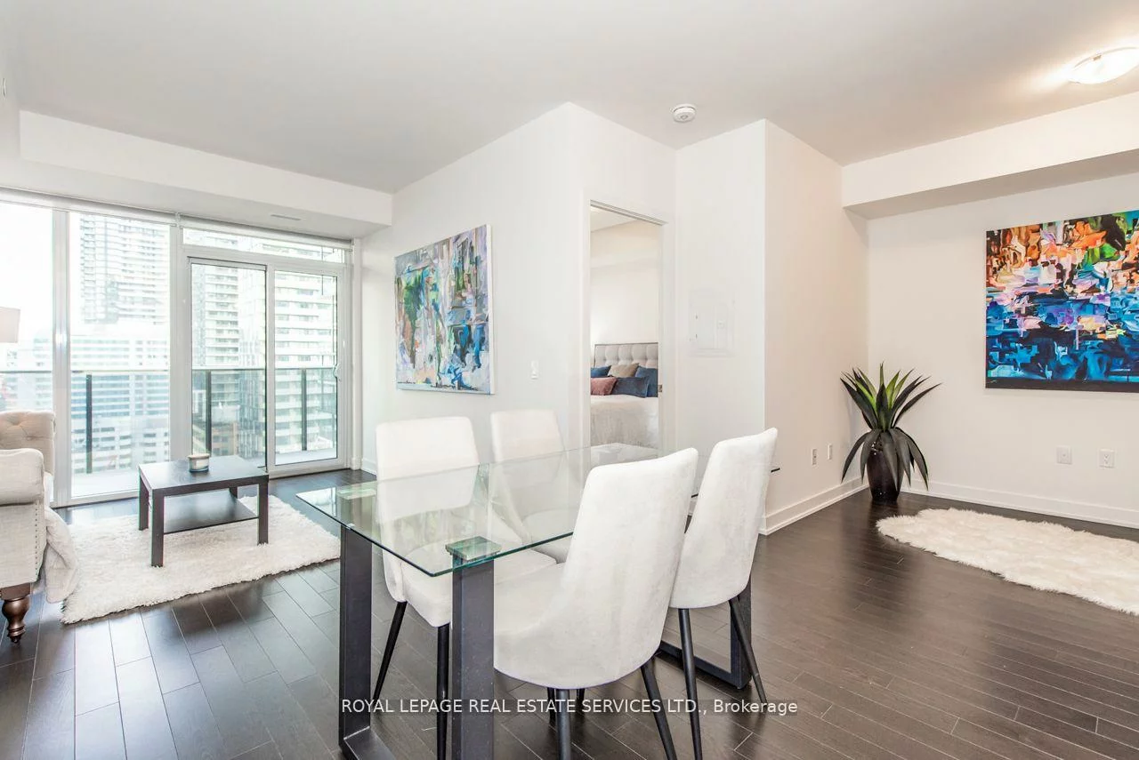 330, Richmond, Waterfront Communities C1, Toronto