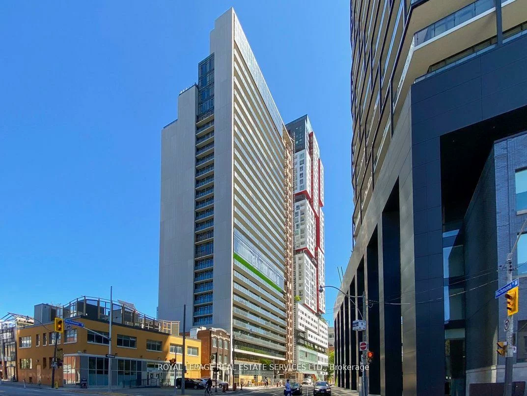 330, Richmond, Waterfront Communities C1, Toronto