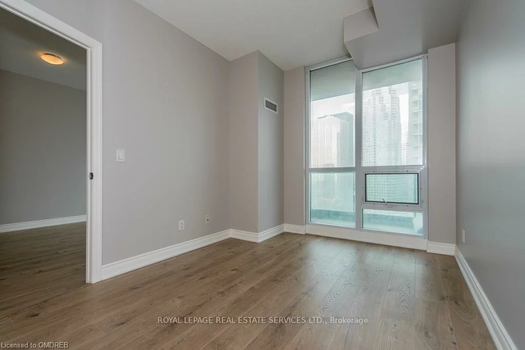 16, Yonge, Waterfront Communities C1, Toronto