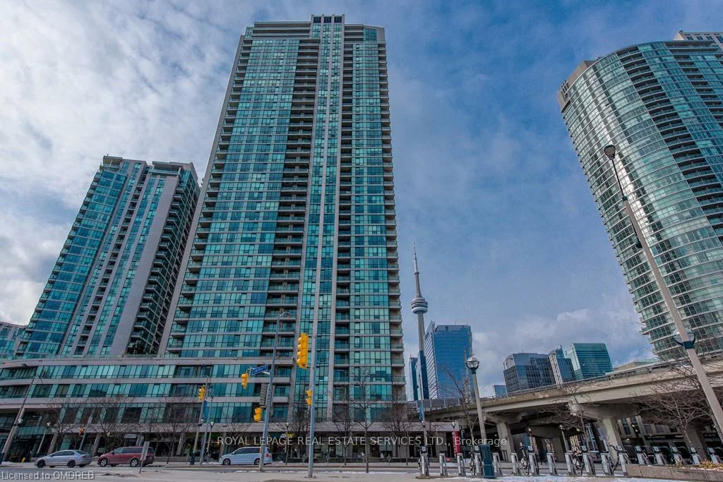 16, Yonge, Waterfront Communities C1, Toronto