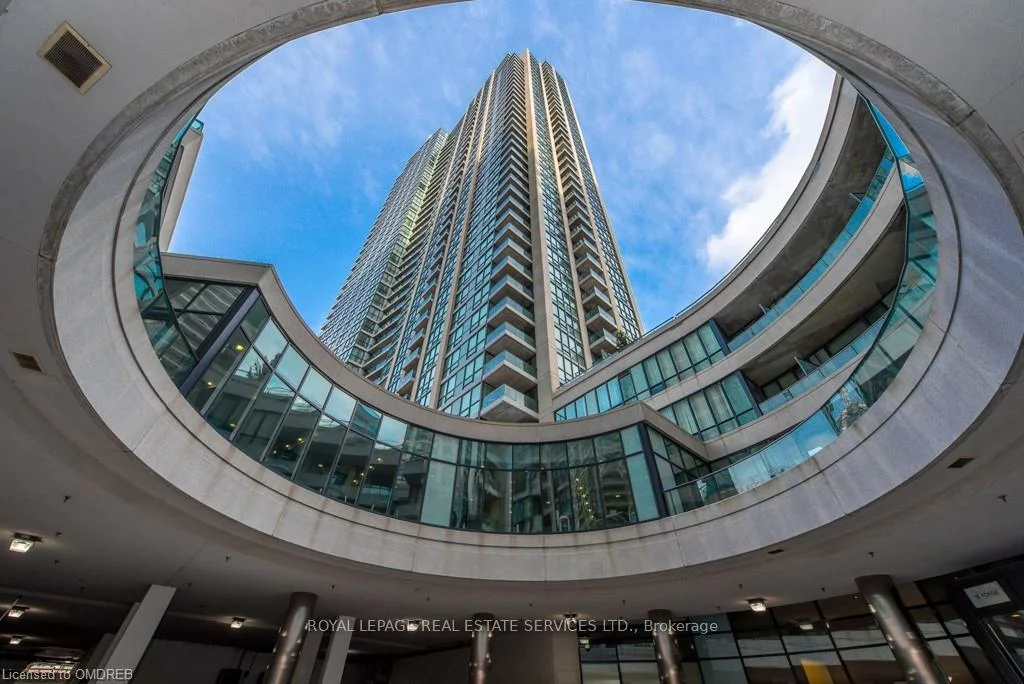 16, Yonge, Waterfront Communities C1, Toronto