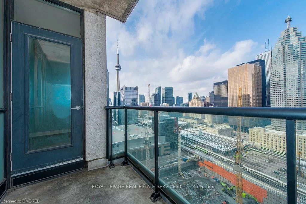 16, Yonge, Waterfront Communities C1, Toronto
