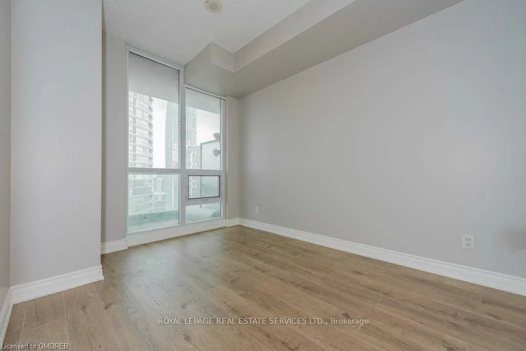 16, Yonge, Waterfront Communities C1, Toronto