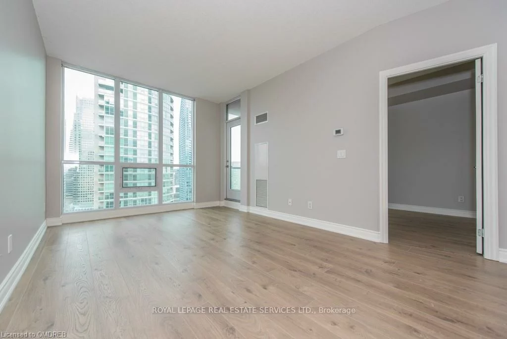 16, Yonge, Waterfront Communities C1, Toronto