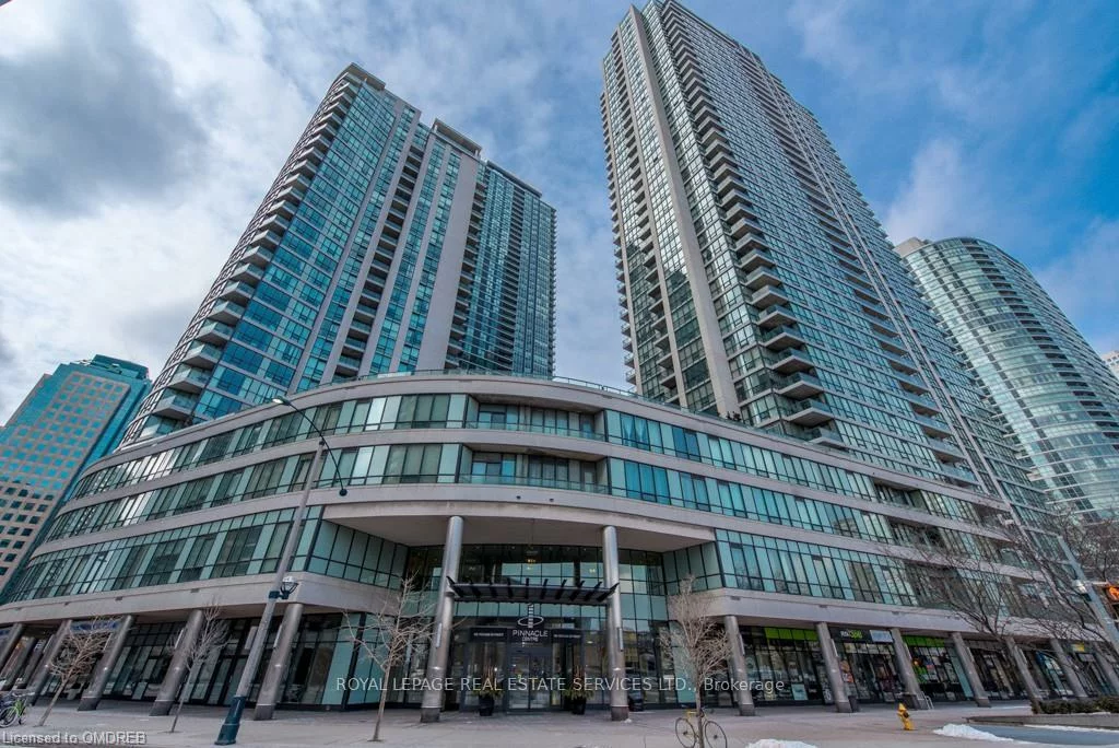 16, Yonge, Waterfront Communities C1, Toronto