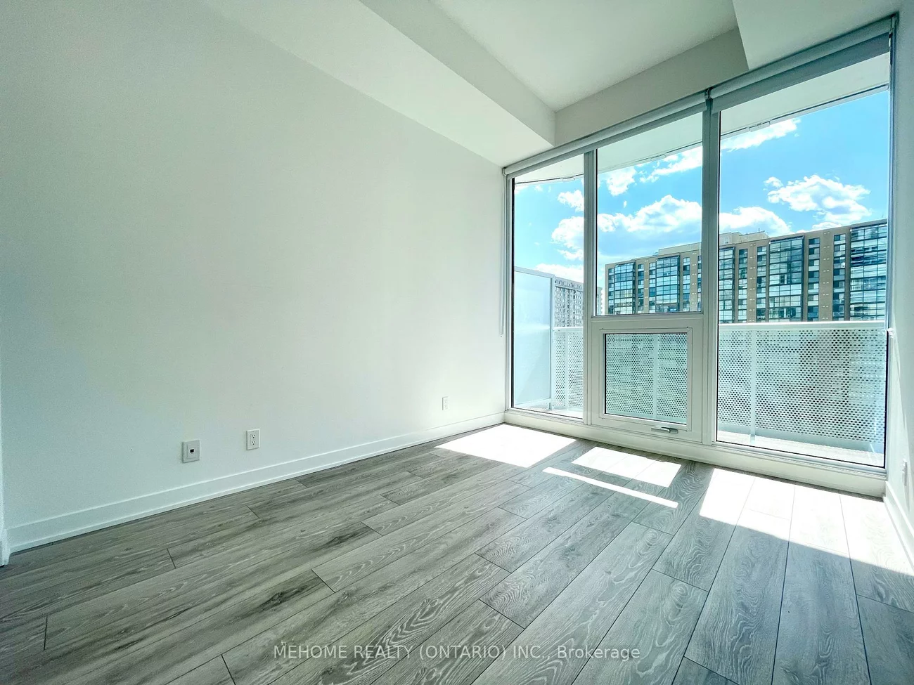 15, Holmes, Willowdale East, Toronto