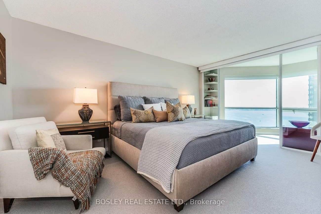 10, Queens, Waterfront Communities C1, Toronto