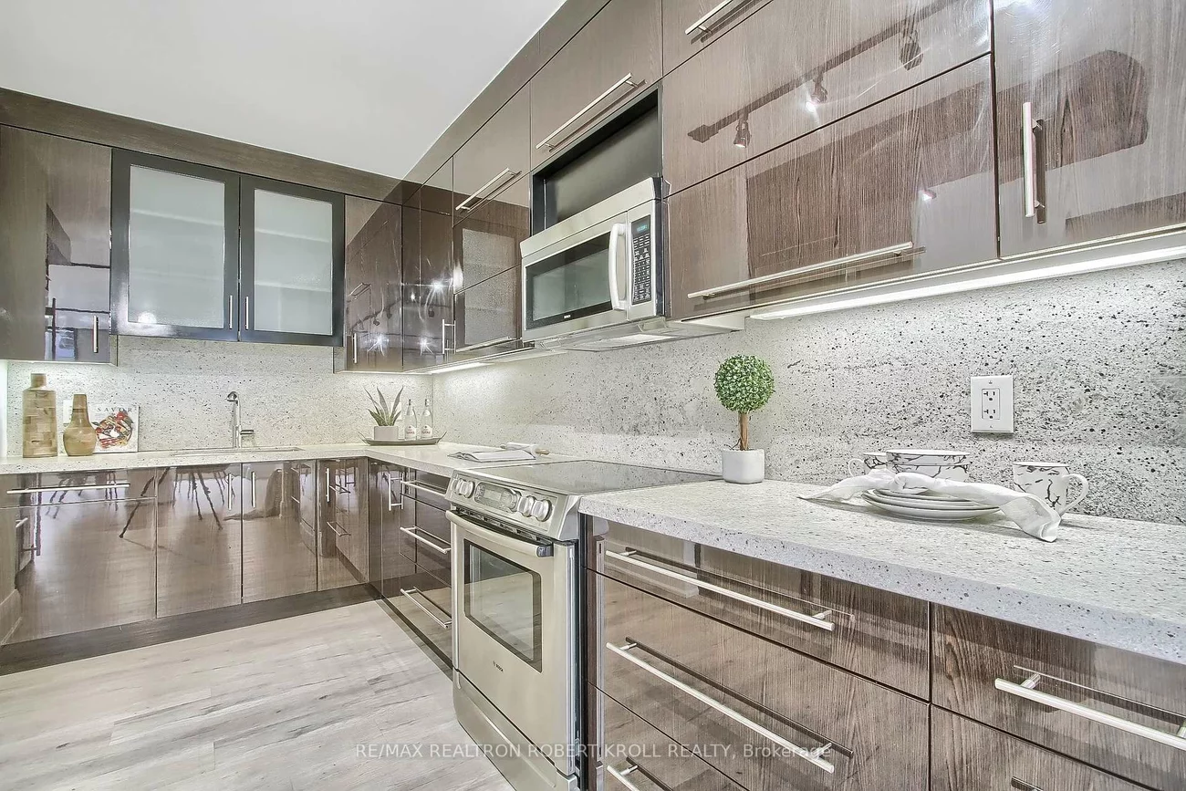 55A, Avenue, Annex, Toronto