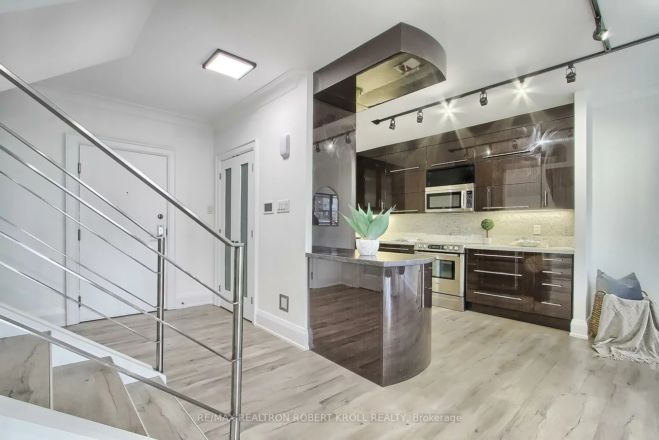 55A, Avenue, Annex, Toronto