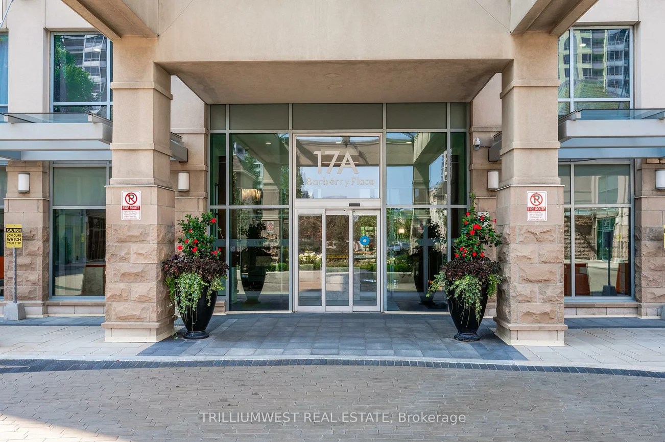 17, Barberry, Bayview Village, Toronto