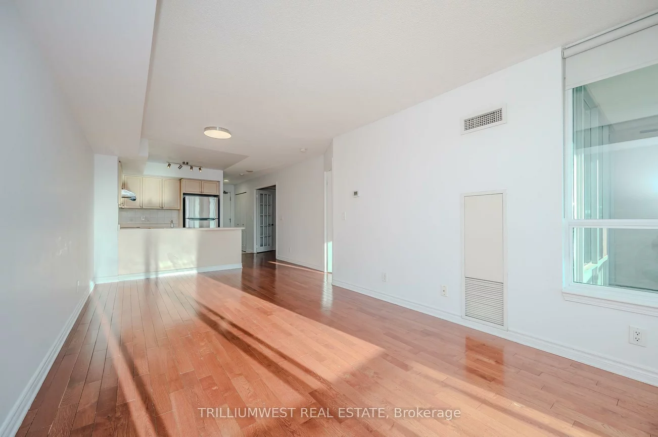 17, Barberry, Bayview Village, Toronto