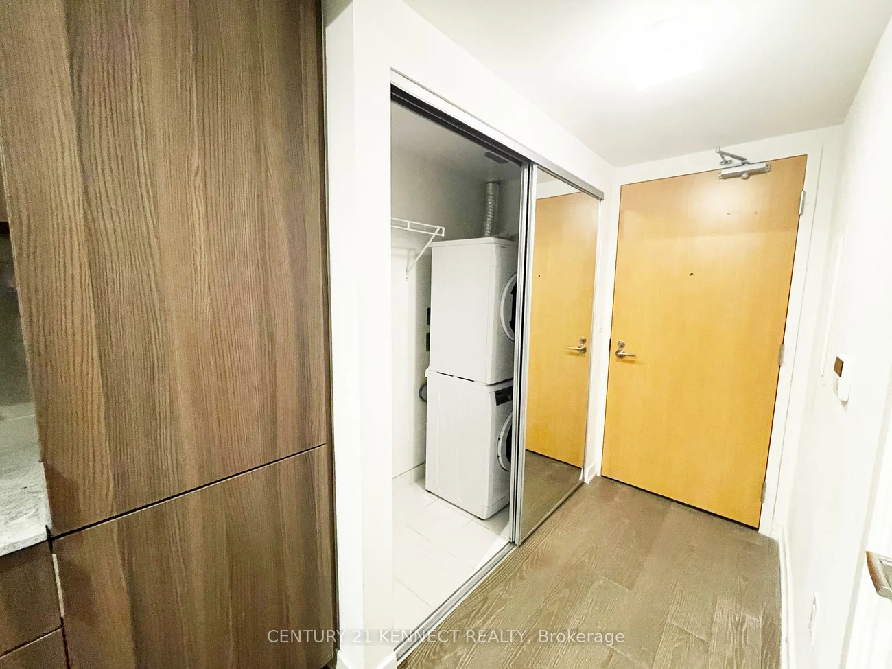 11, Wellesley, Bay Street Corridor, Toronto