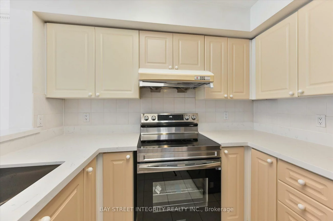 506, Grandview, Willowdale East, Toronto