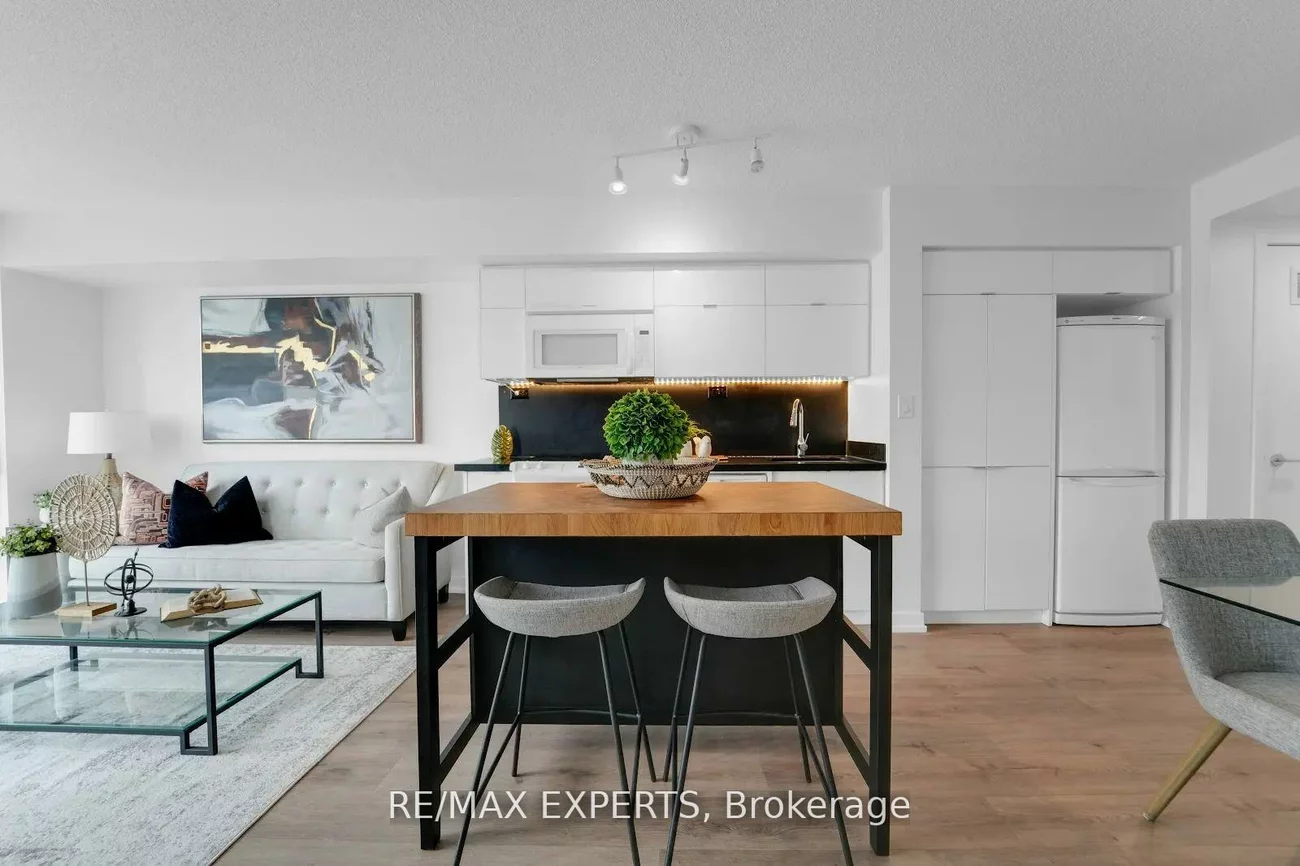 151, Dan Leckie, Waterfront Communities C1, Toronto
