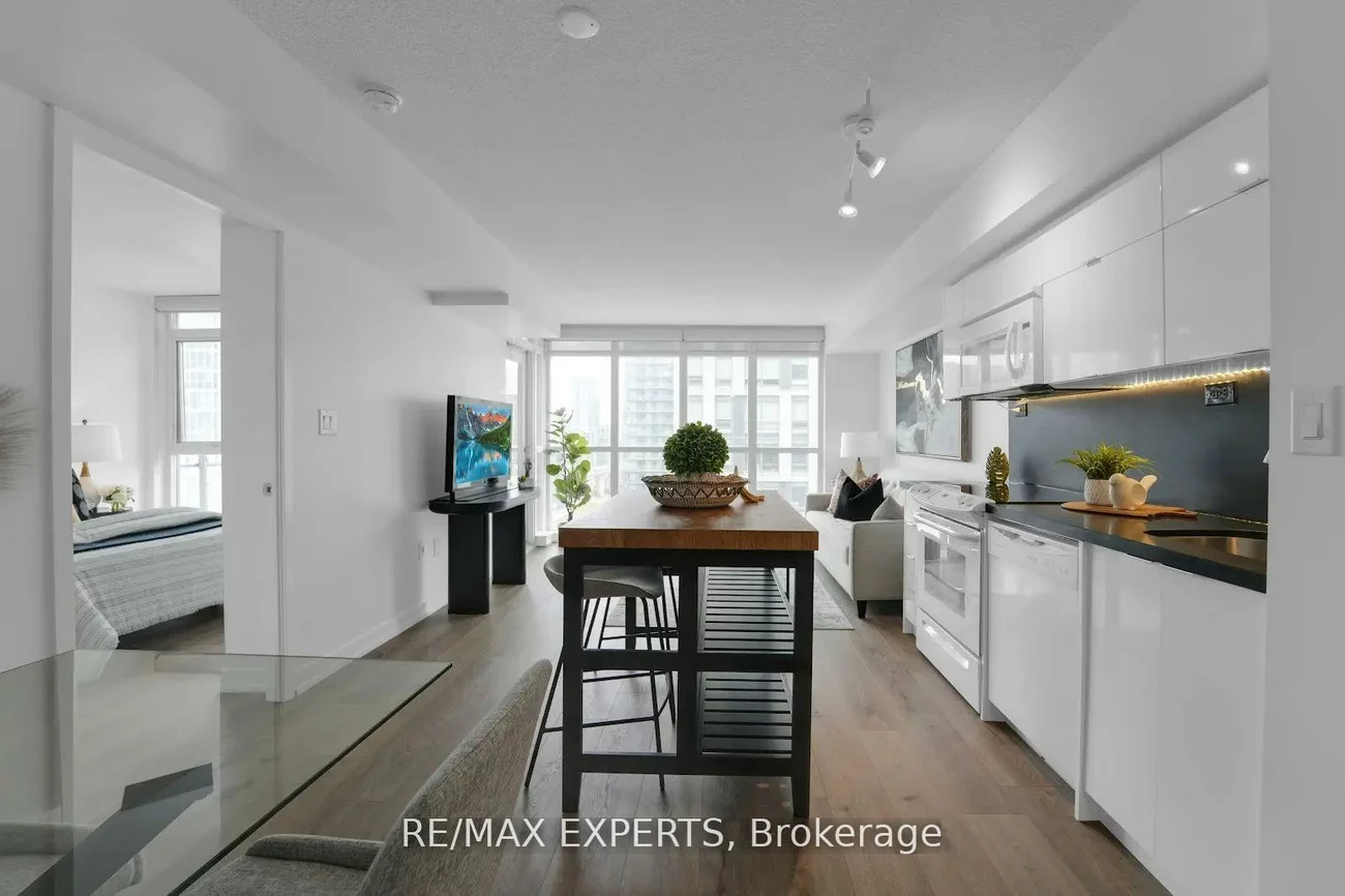 151, Dan Leckie, Waterfront Communities C1, Toronto