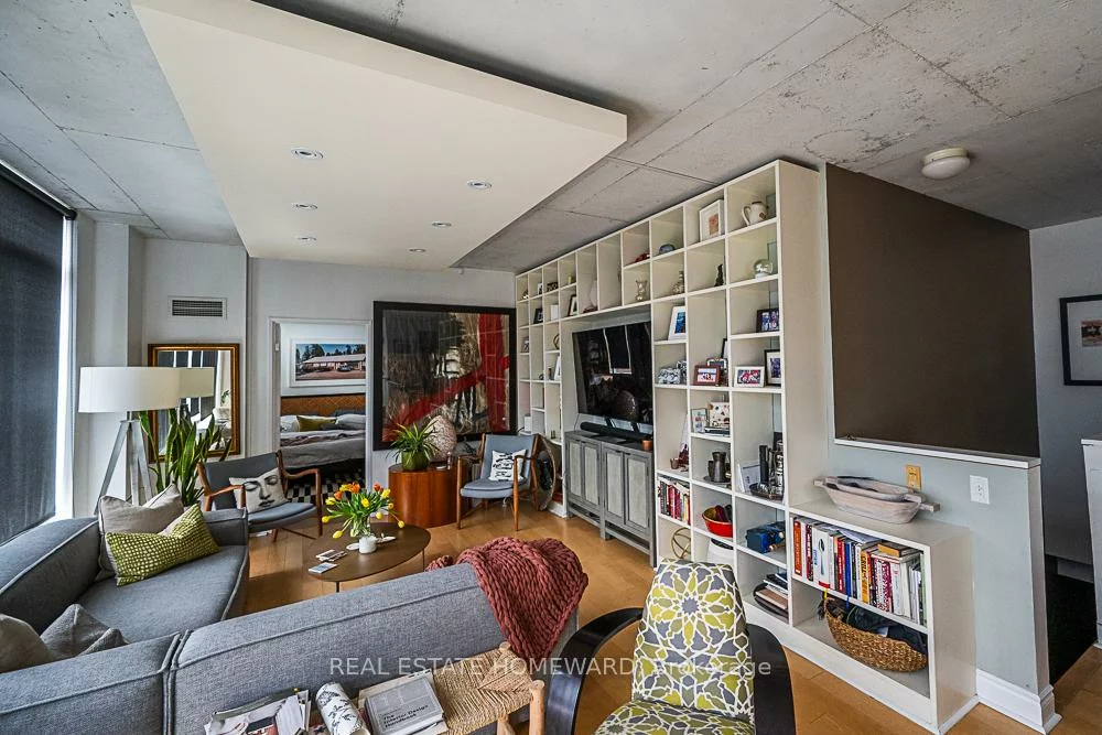 333, Adelaide, Moss Park, Toronto
