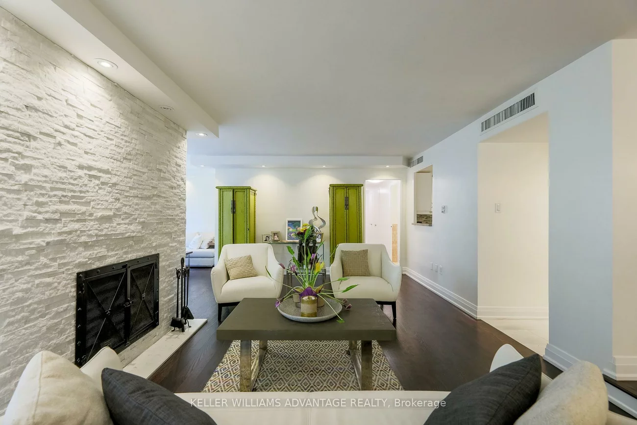 70, Montclair, Forest Hill South, Toronto