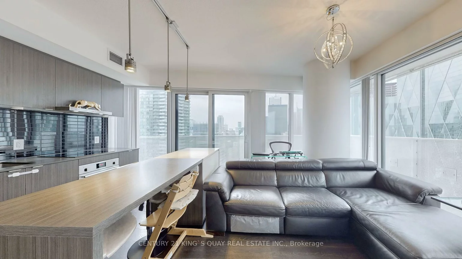 88, Harbour, Waterfront Communities C1, Toronto