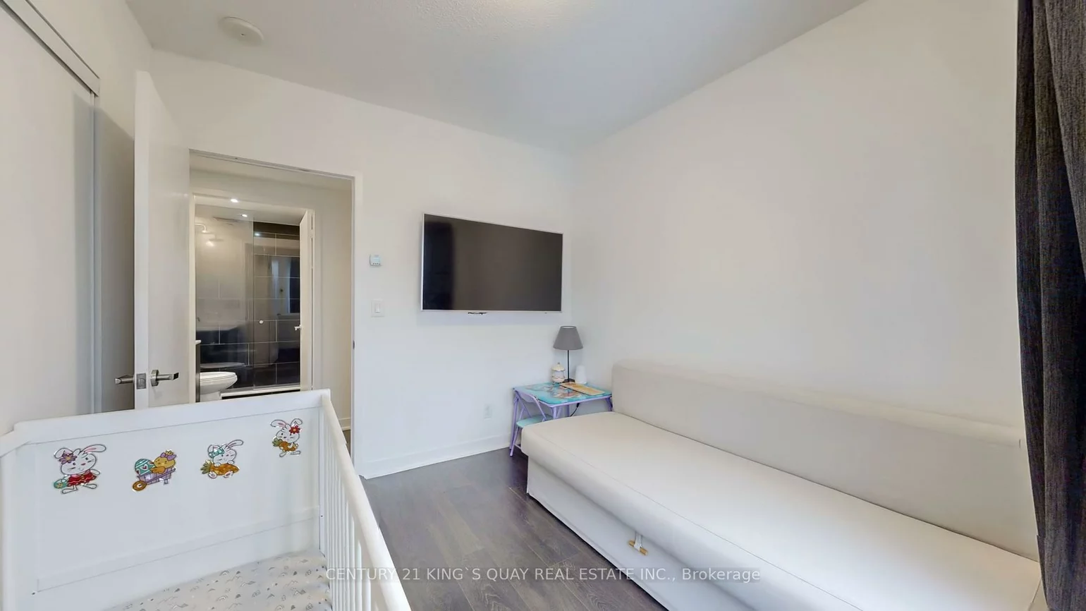 88, Harbour, Waterfront Communities C1, Toronto