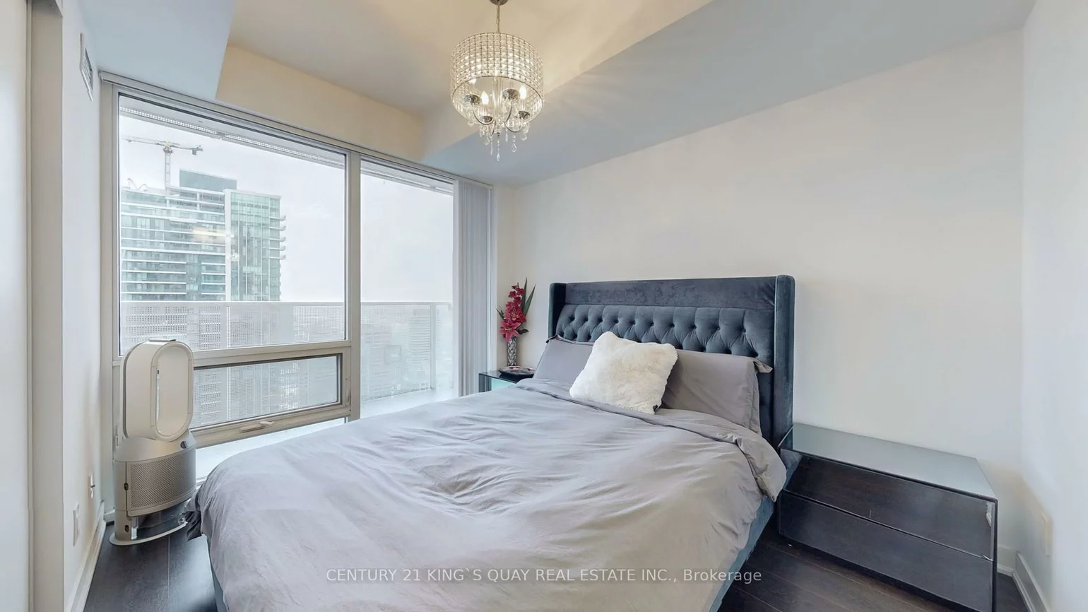 88, Harbour, Waterfront Communities C1, Toronto
