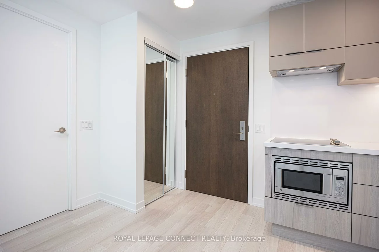 39, Roehampton, Mount Pleasant West, Toronto