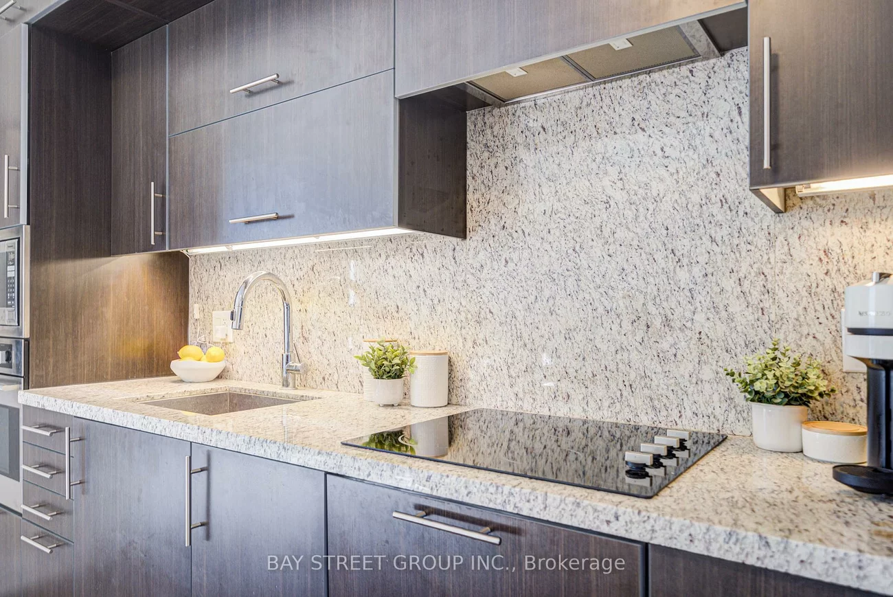 5, Sheppard, Willowdale East, Toronto