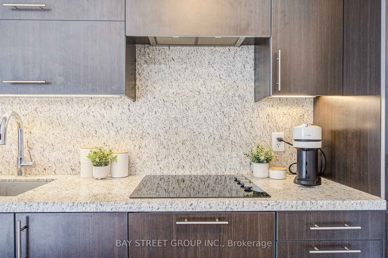 5, Sheppard, Willowdale East, Toronto