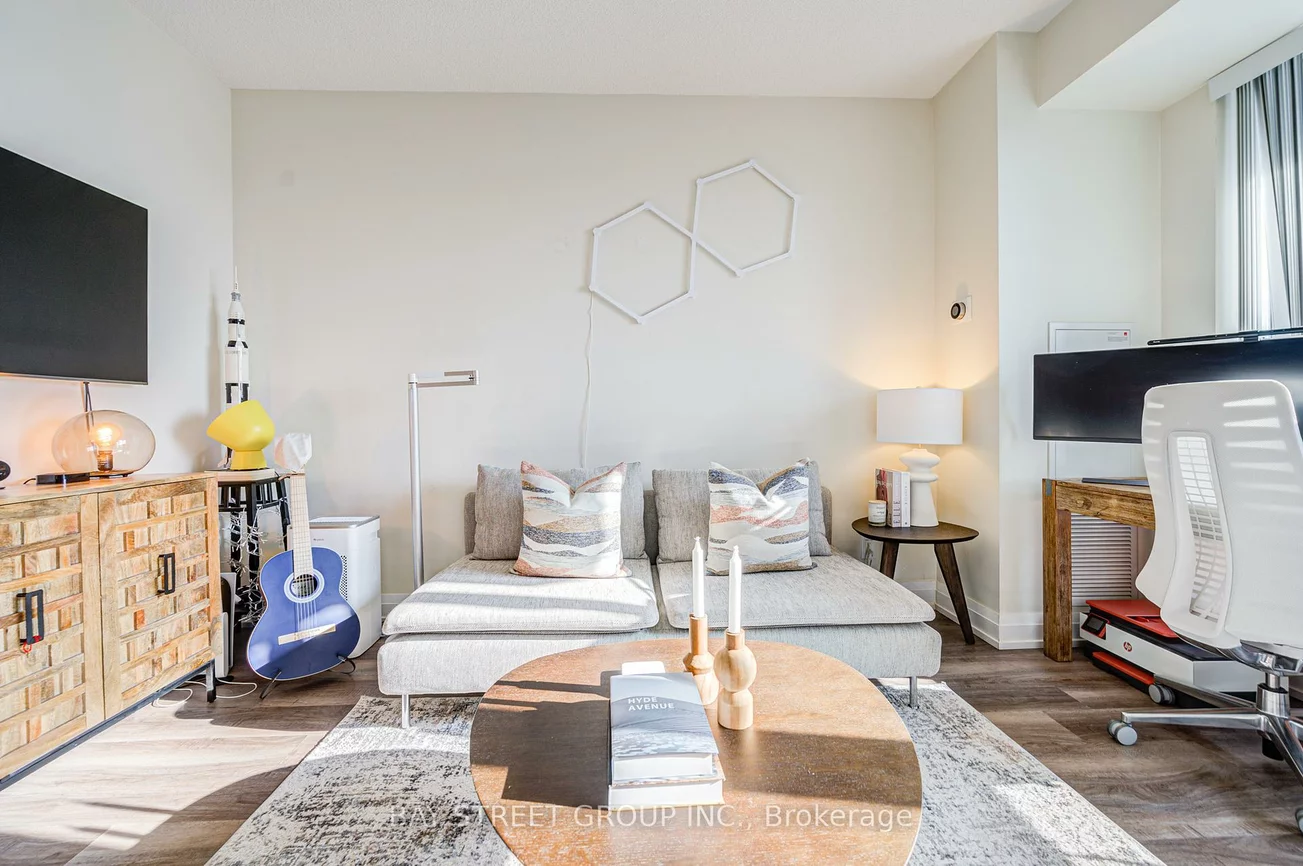 5, Sheppard, Willowdale East, Toronto